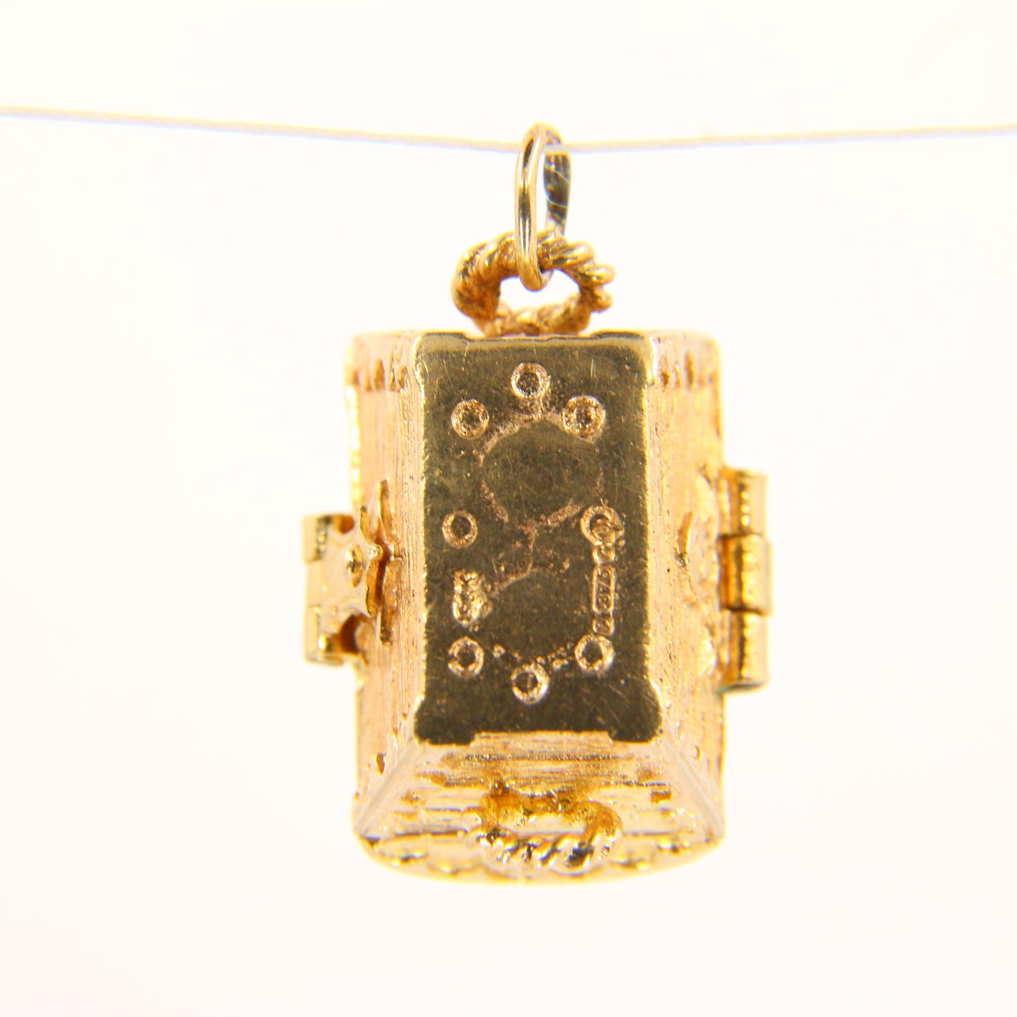 Vintage 9ct Pirate Treasure Chest Pendant Yellow Gold Charm Hallmarked Gift