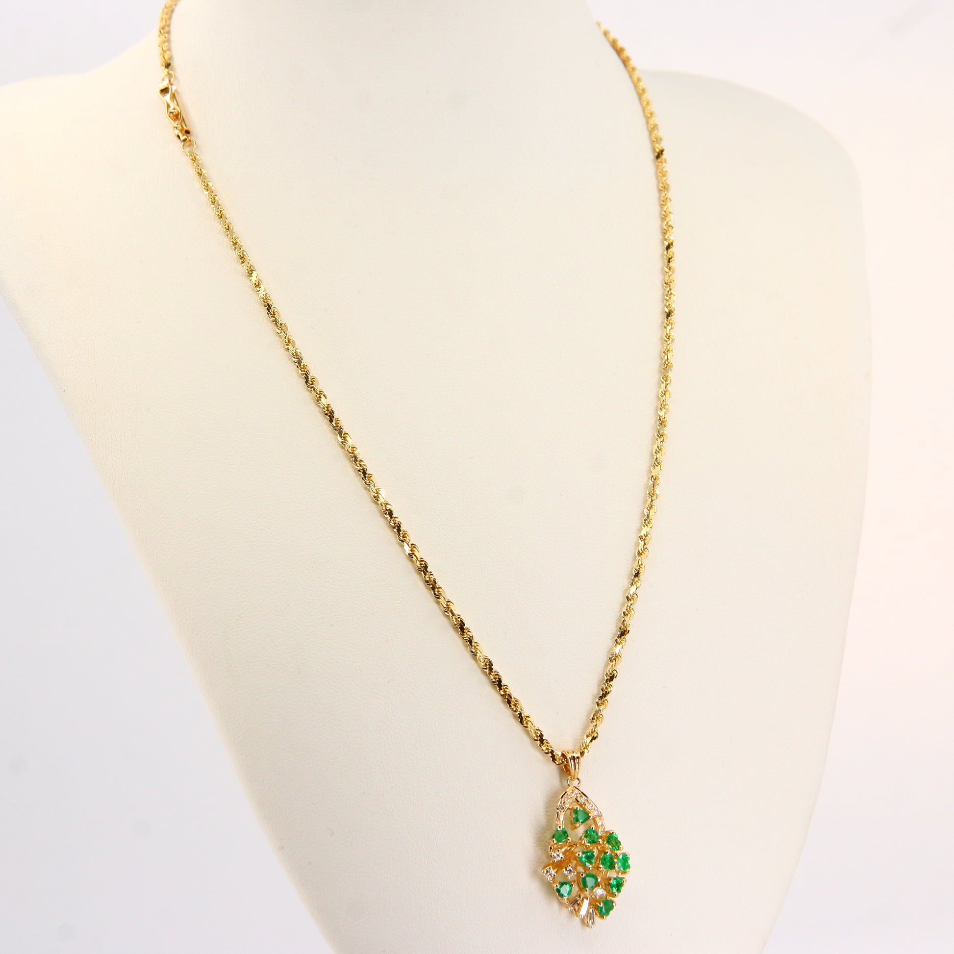 Vintage 14k Italian Gold 18 inch Necklace with Emerald Diamond