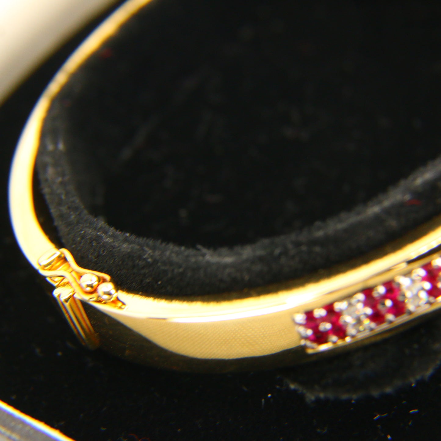 Vintage 18 Carat Diamond & Ruby Lime Blue Bangle Boxed