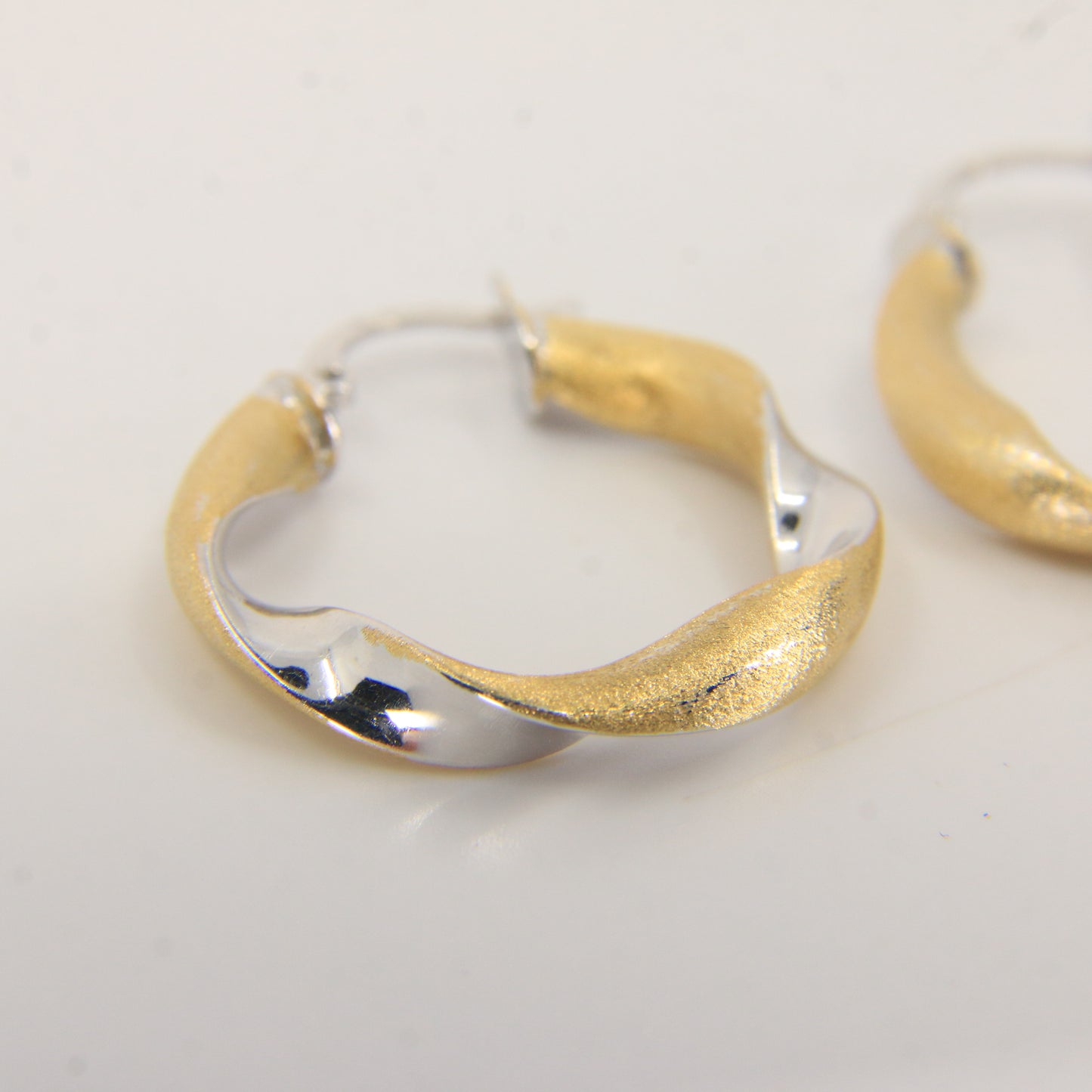 Vintage 18K Two Tone Italian Twist Hoop Earrings Textured Gold Boxed Gift