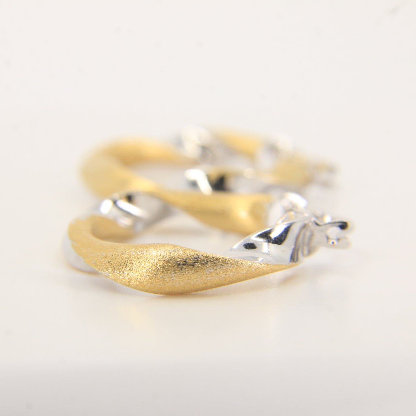 Vintage 18K Two Tone Italian Twist Hoop Earrings Textured Gold Boxed Gift