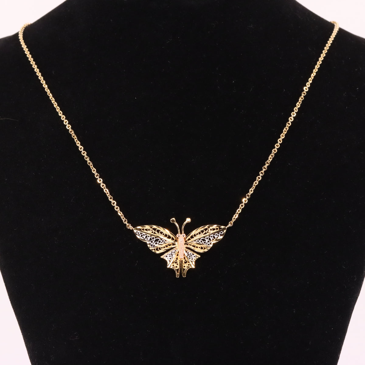 Vintage 9ct Hallmarked Tri Tone Gold Filigree Butterfly Pendant Necklace 17 Inch