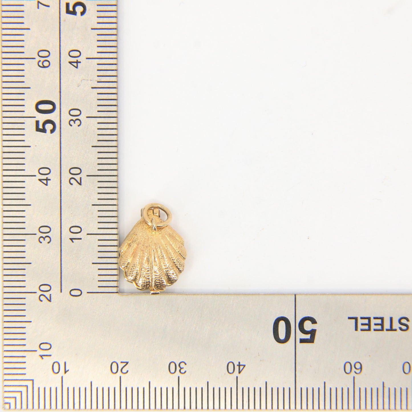 Vintage 9ct Hallmarked Yellow Gold Opening Clam Pearl Charm Pendant Gift