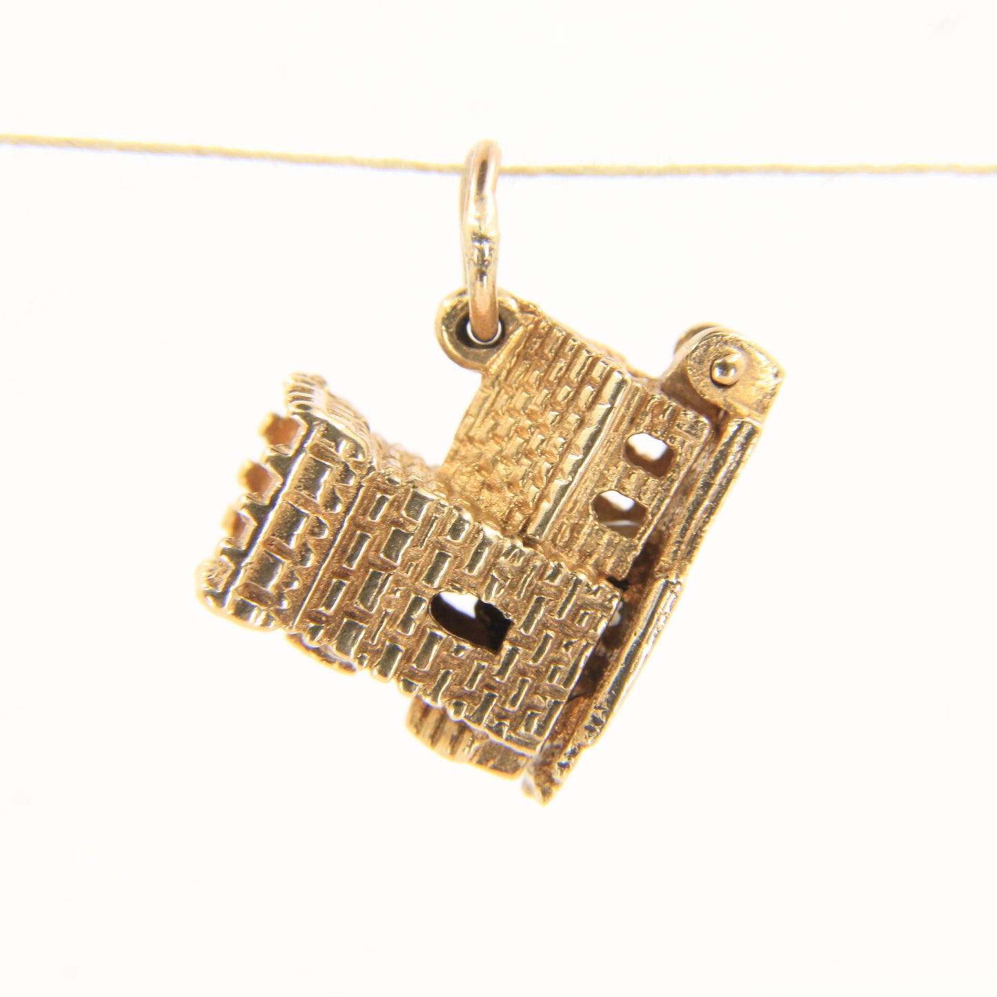 Vintage 9ct Hallmarked Gold Wedding Vows Opening Church Charm Pendant Detailed