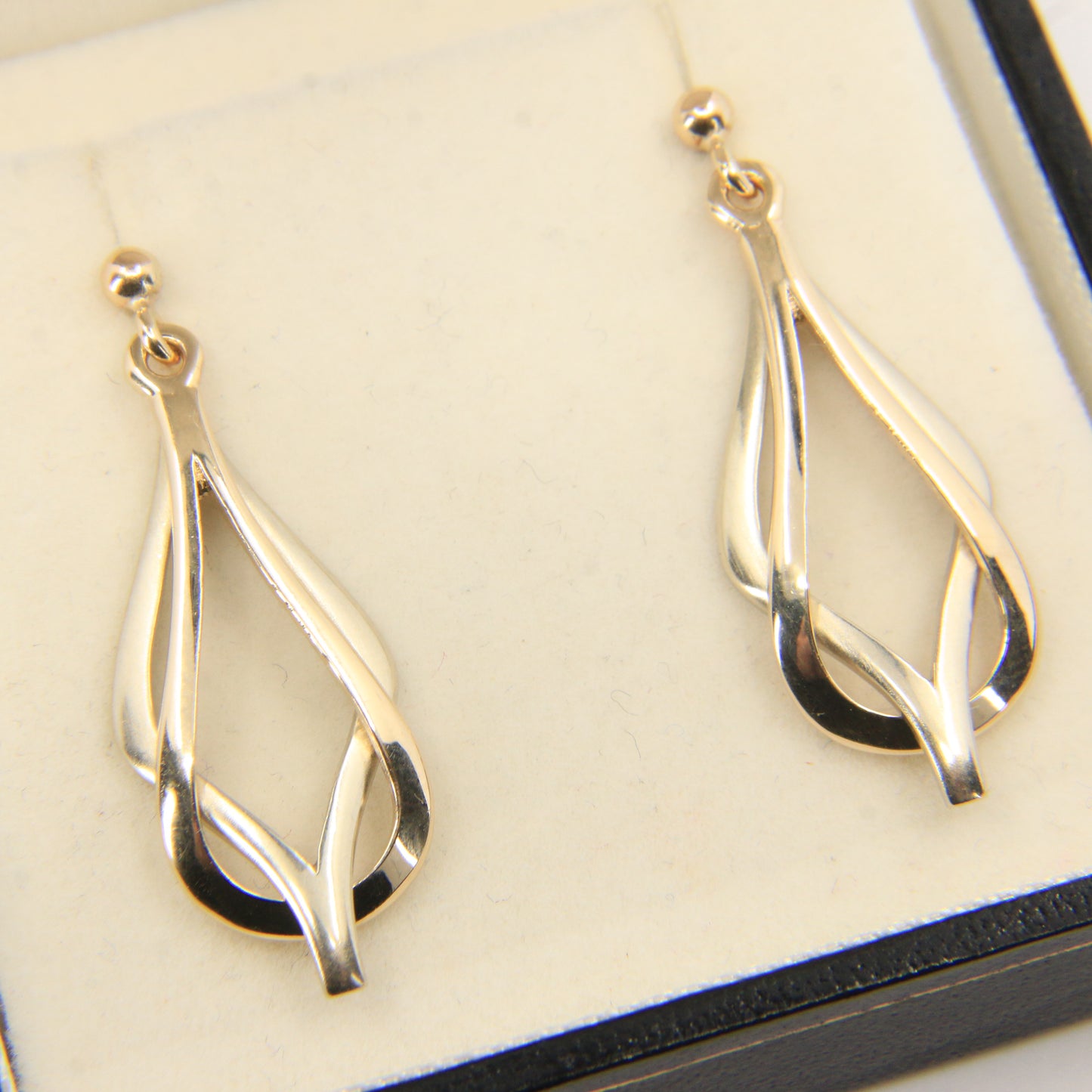 Vintage 9ct Hallmarked Shetland Sheila Fleet Two Tone Gold Drop Earrings Boxed