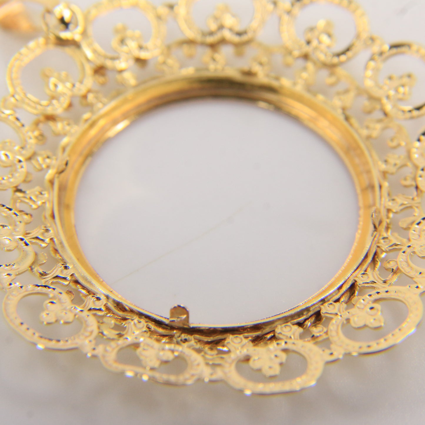 Vintage 9ct Hallmarked Yellow Gold Full Sovereign Pendant Holder Coin Mount