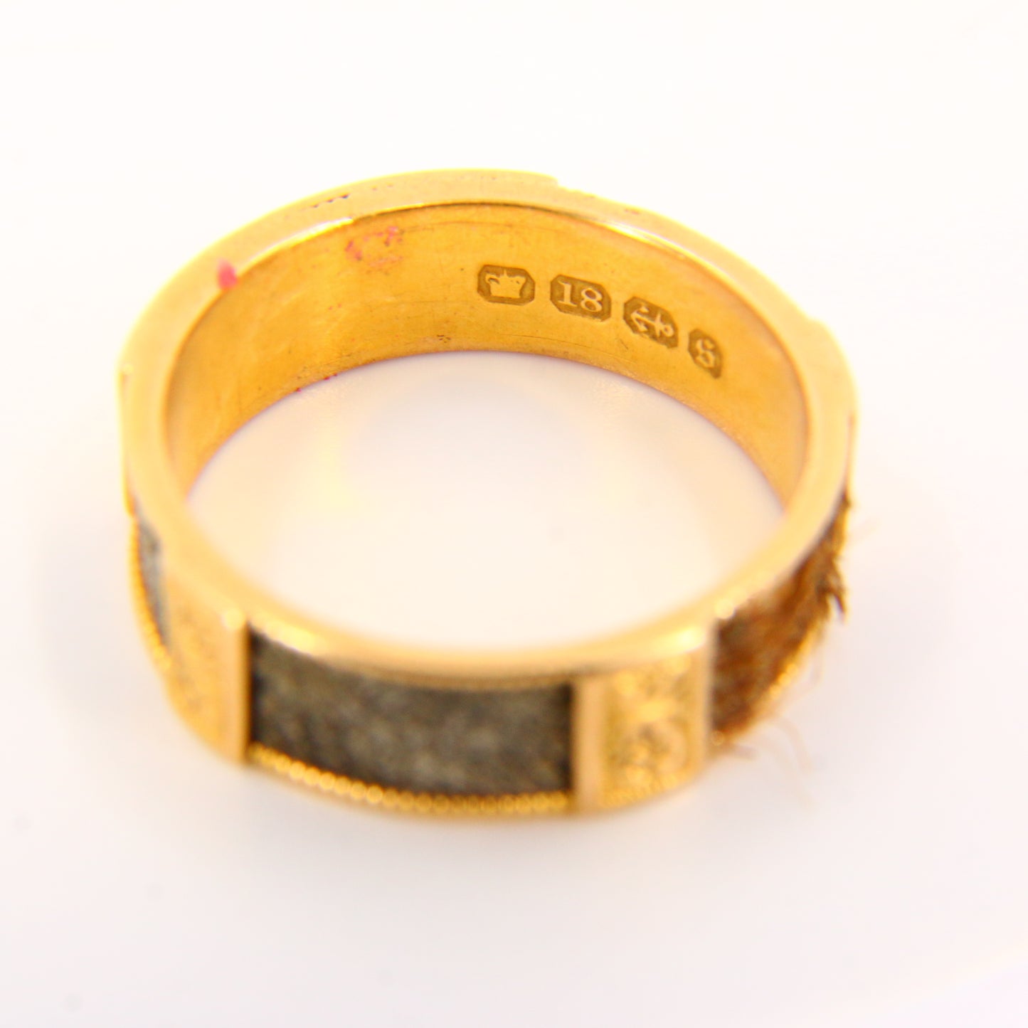 Antique 18ct Gold Mourning Ring – UK Size Q Hairwork & Engraved Hallmarked