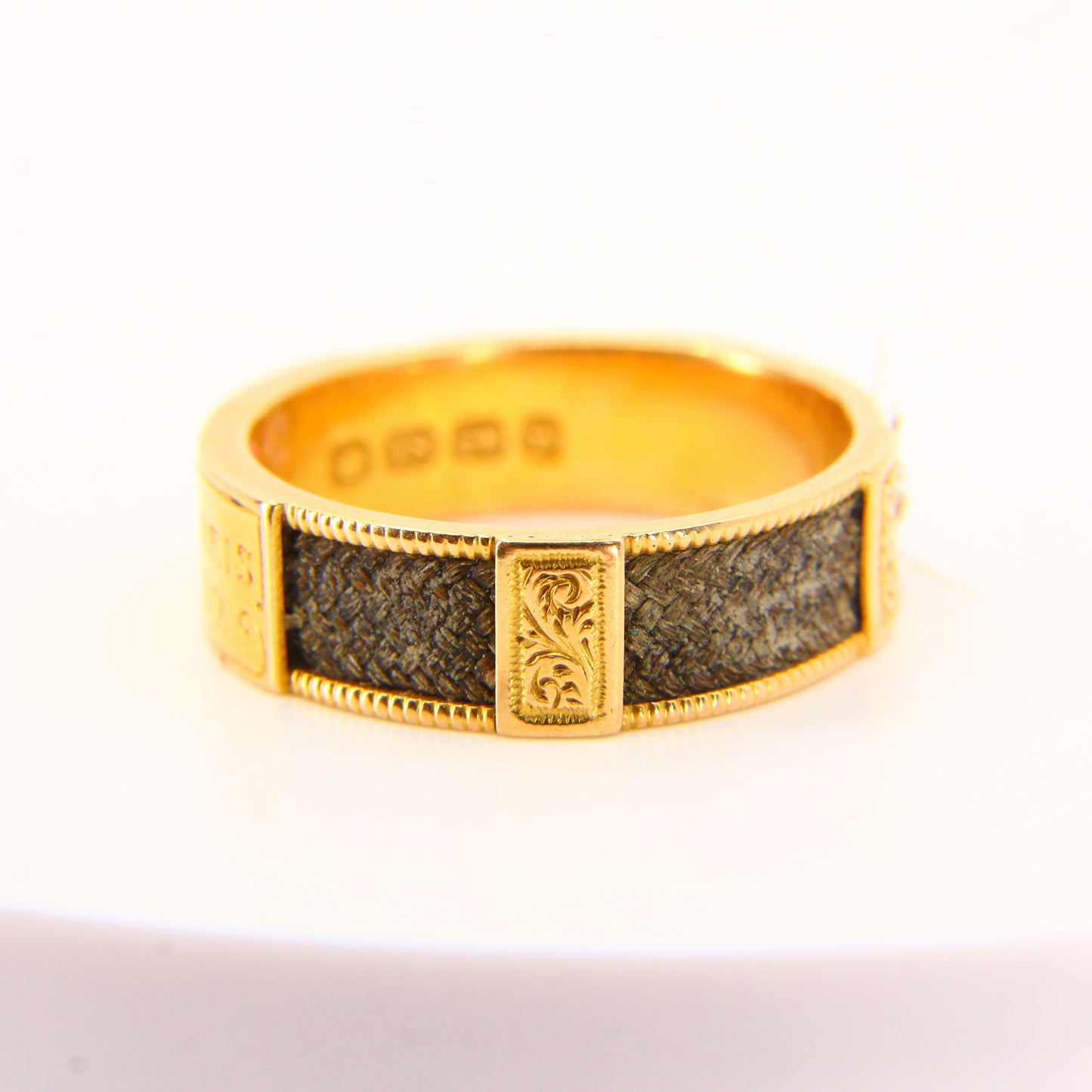 Antique 18ct Gold Mourning Ring – UK Size Q Hairwork & Engraved Hallmarked