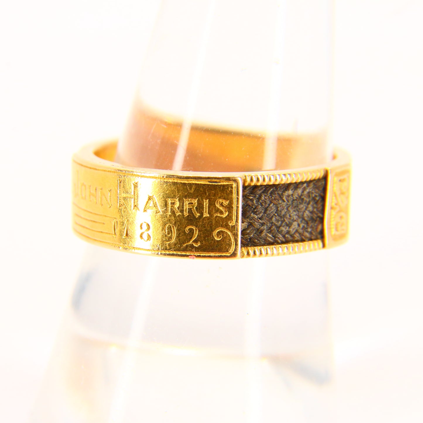 Antique 18ct Gold Mourning Ring – UK Size Q Hairwork & Engraved Hallmarked