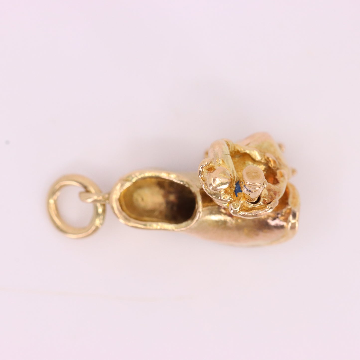 Vintage 9ct Hallmarked Gold Shoemaker Charm Couple Moving Kiss Pendant Love Gift