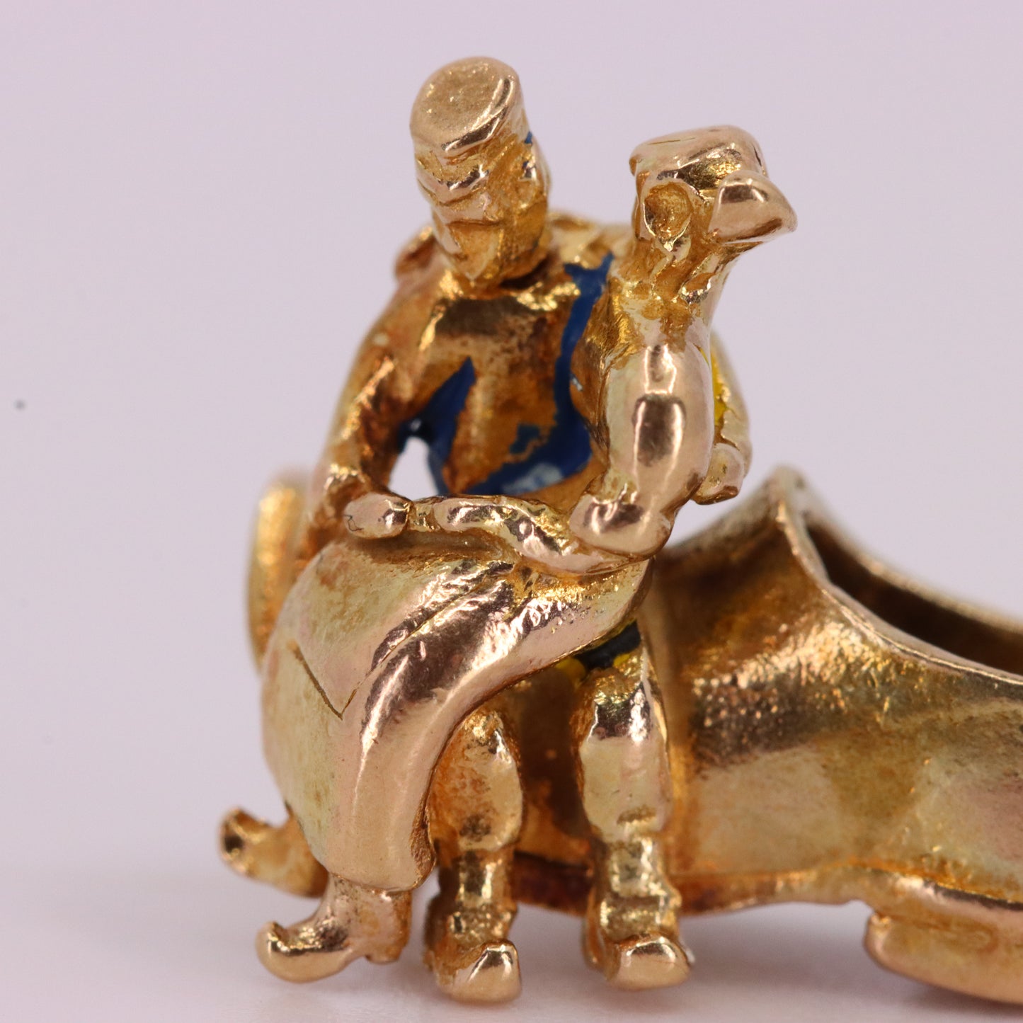 Vintage 9ct Hallmarked Gold Shoemaker Charm Couple Moving Kiss Pendant Love Gift