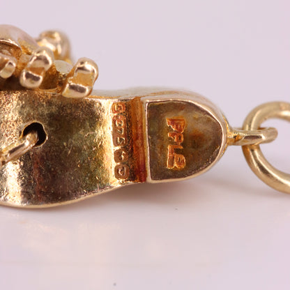 Vintage 9ct Hallmarked Gold Shoemaker Charm Couple Moving Kiss Pendant Love Gift