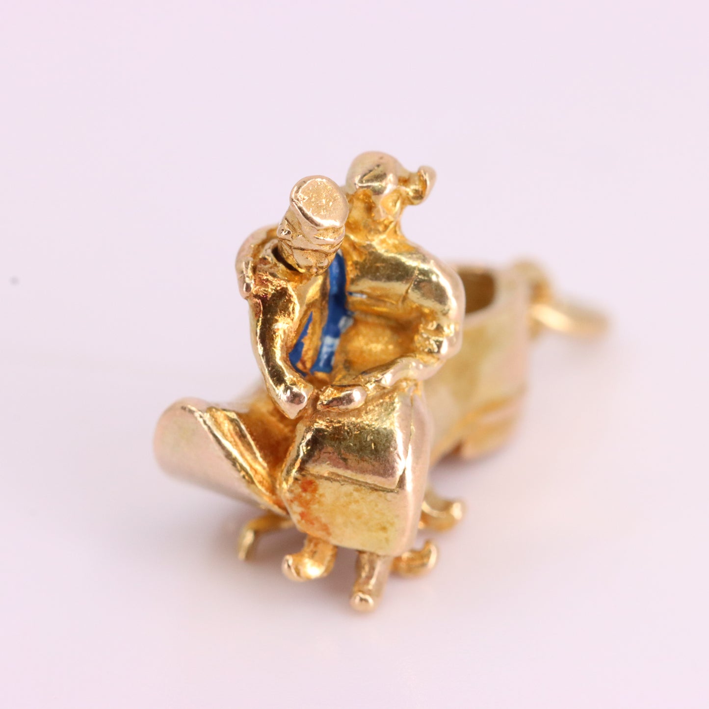 Vintage 9ct Hallmarked Gold Shoemaker Charm Couple Moving Kiss Pendant Love Gift