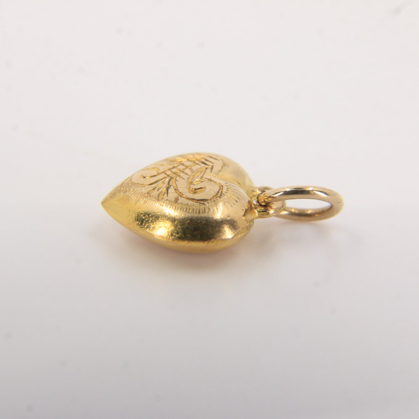 Vintage 9ct Yellow Gold Floral Engraved Heart Hollow Love Themed Charm Pendant