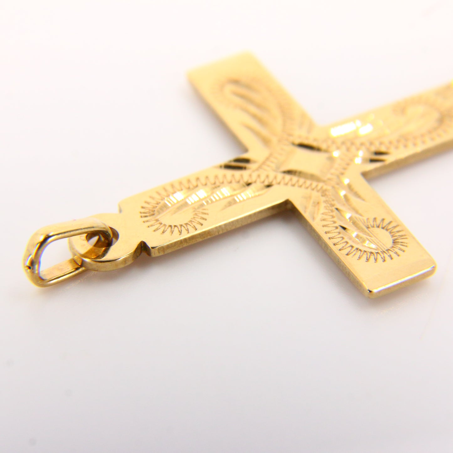 Vintage 9ct Gold Engraved Detailed Front Cross Pendant Hallmarked Yellow Gold