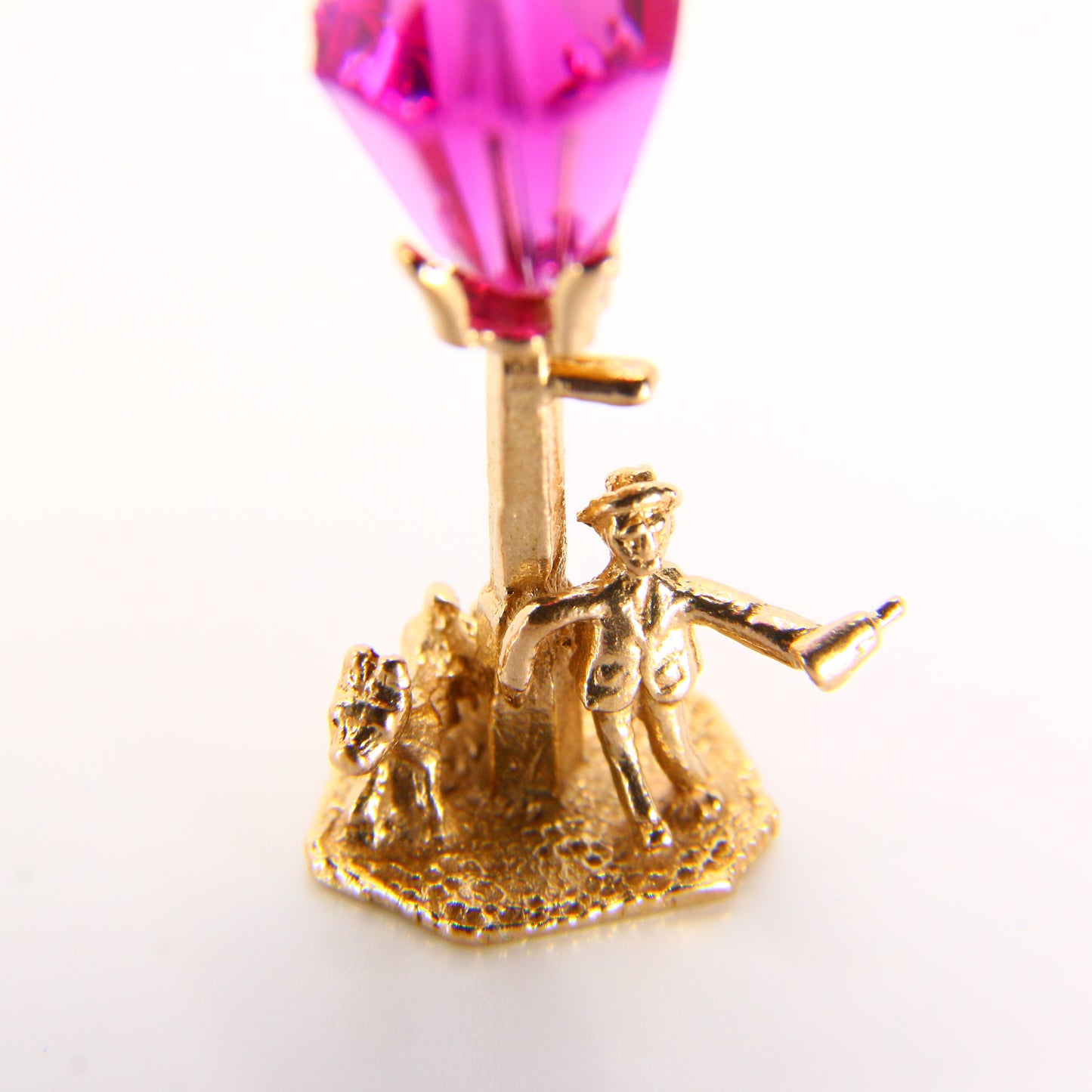 Vintage 9ct Street Lamp Scene Charm Man & Dog Dancing Hallmarked Yellow Gold Pendant