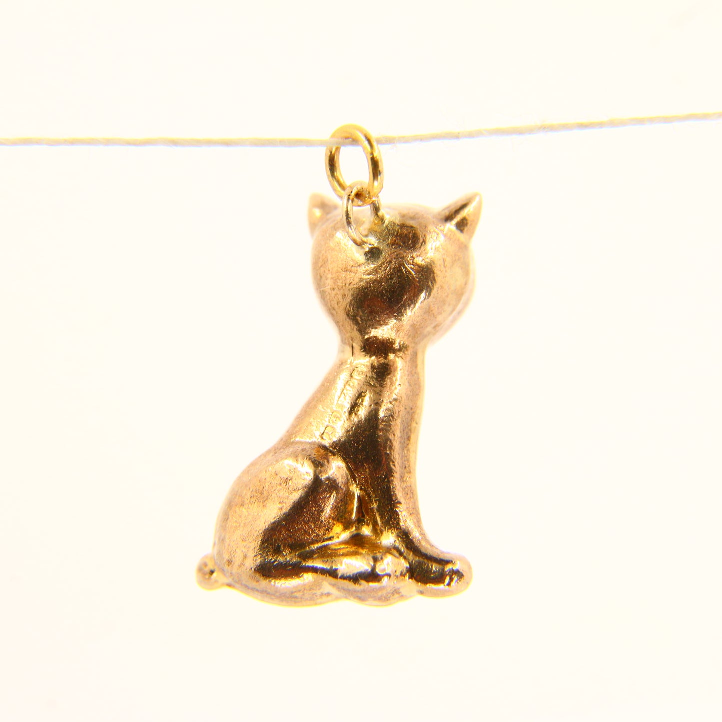 Vintage 9ct Cat Charm Detailed Yellow Gold Pendant Hallmarked Sitting Animal Charm