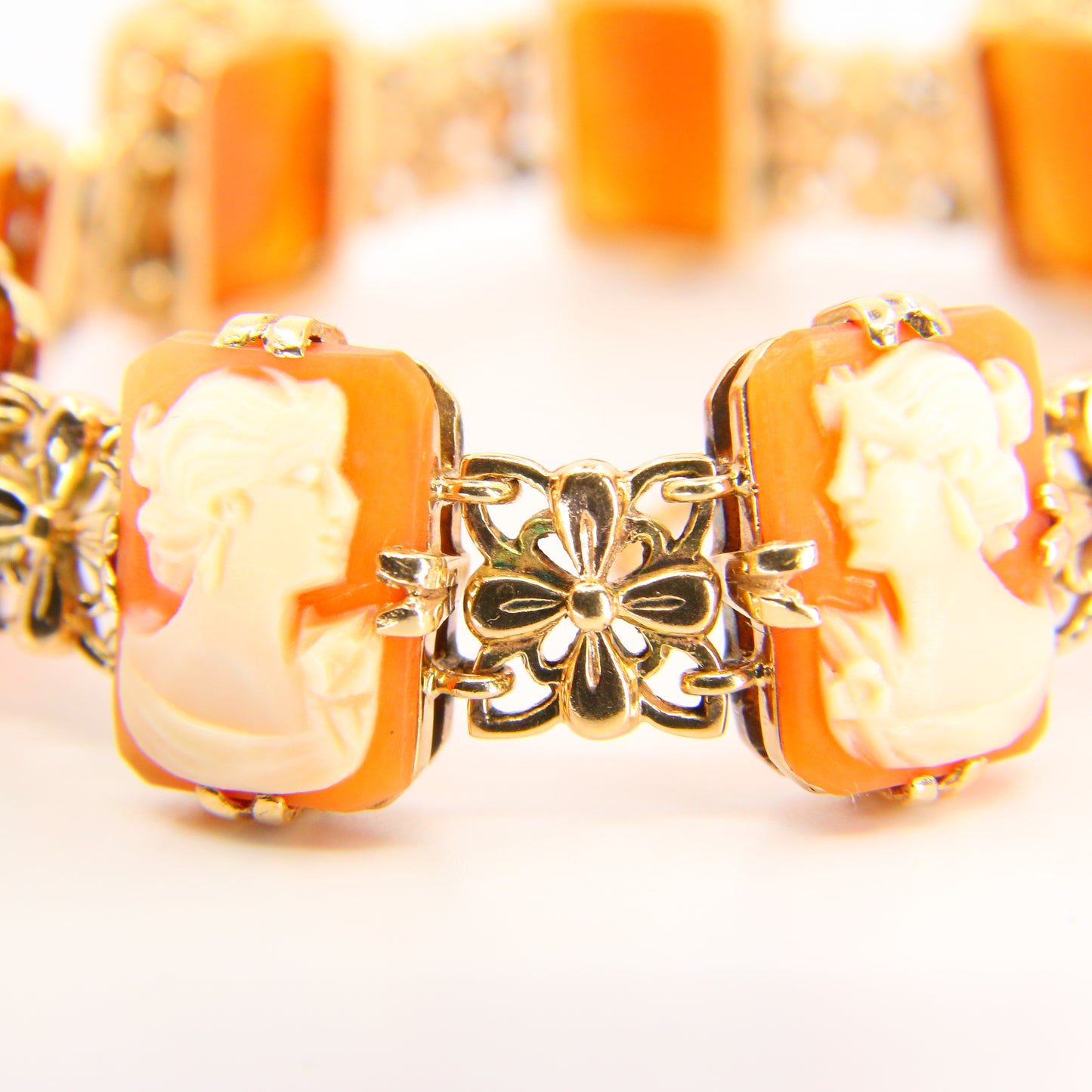 Vintage 9ct Gold Cameo Shell Bracelet Carved Figural Bust Yellow Gold