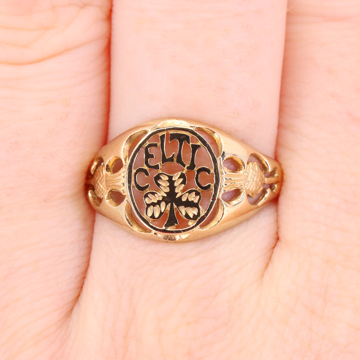 Vintage 9ct Hallmarked Yellow Gold Celtic FC Football Ring UK Q1/2 Boxed Gift