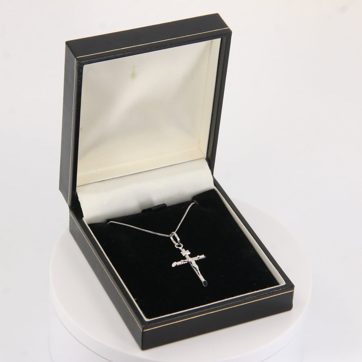 Vintage 9ct White Gold 18 Inch Curb Chain Crucifix INRI Cross Pendant Boxed Gift