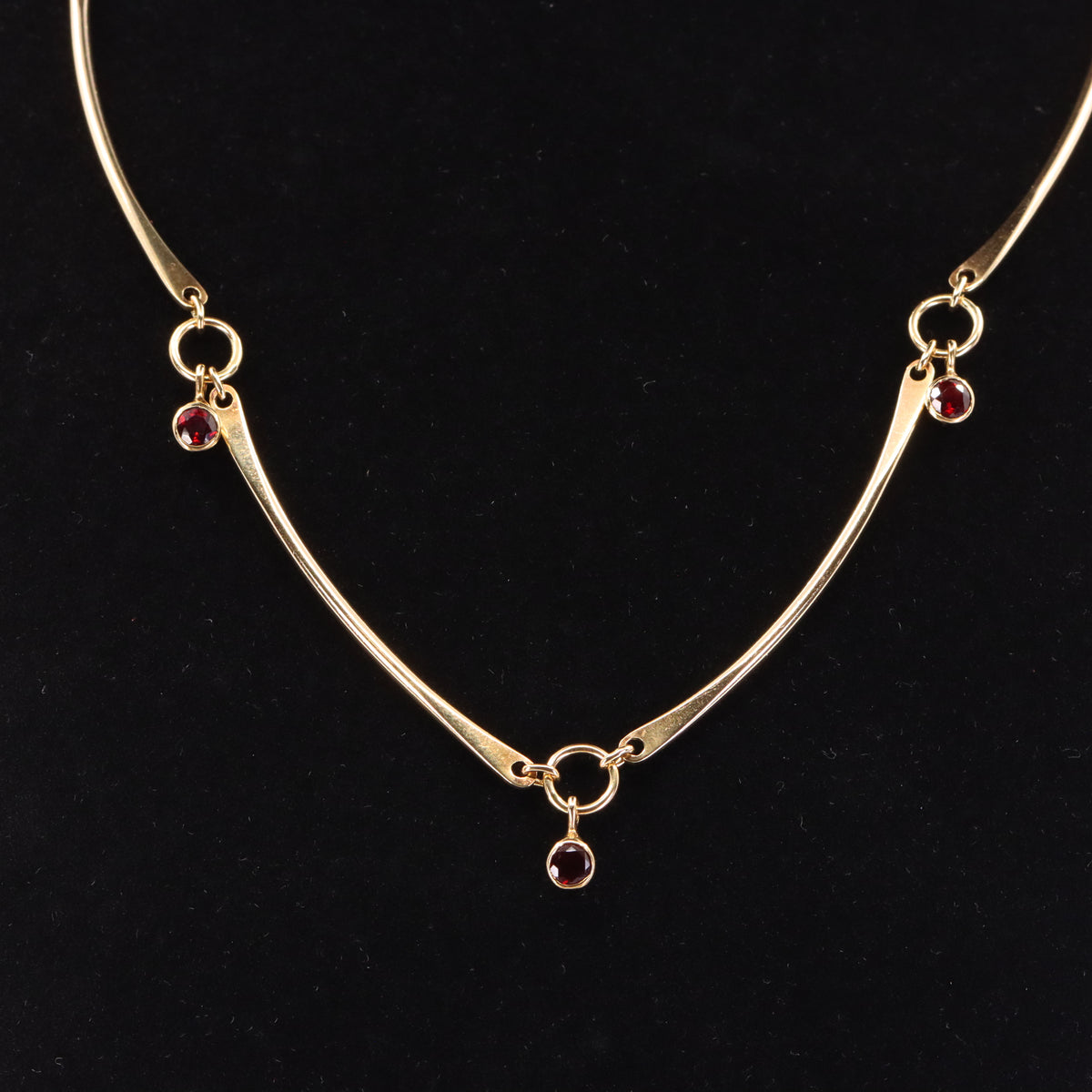 Vintage 9ct Hallmarked Gold 18 inch Collette Waudby Garnet Drop Designer Necklace Boxed