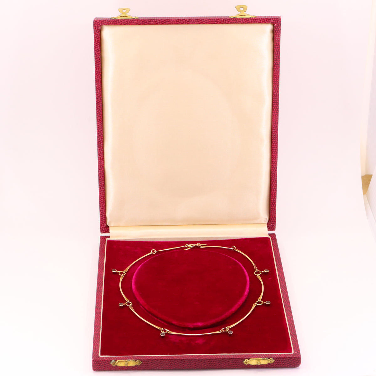 Vintage 9ct Hallmarked Gold 18 inch Collette Waudby Garnet Drop Designer Necklace Boxed
