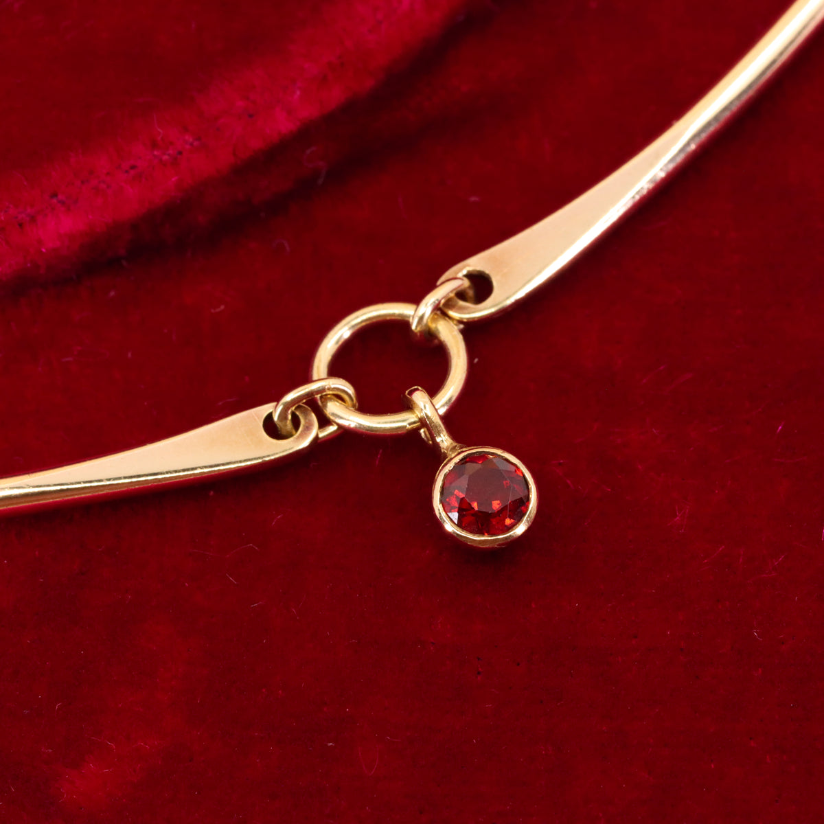 Vintage 9ct Hallmarked Gold 18 inch Collette Waudby Garnet Drop Designer Necklace Boxed