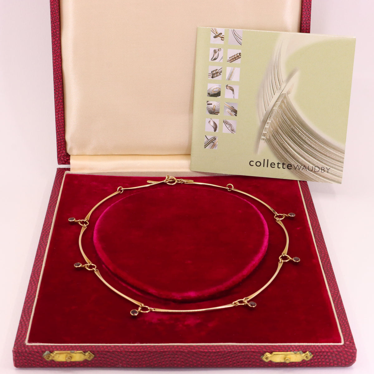 Vintage 9ct Hallmarked Gold 18 inch Collette Waudby Garnet Drop Designer Necklace Boxed