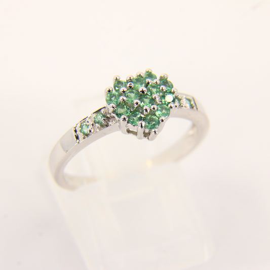 Vintage 9ct White Gold Heart Ring Green Gem Set Hallmarked Boxed UK Size N