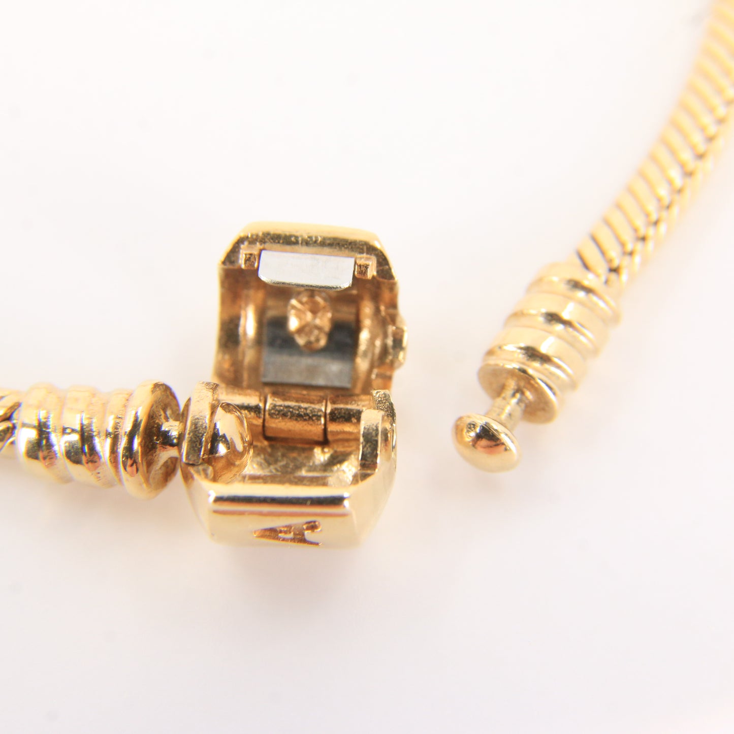 Pandora 14ct Solid Gold Snake Chain Bracelet 19cm Yellow Gold Moments Collection