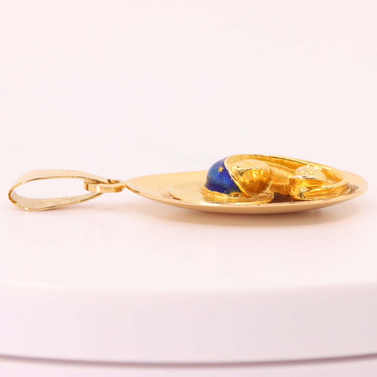 Vintage 18ct Yellow Gold Unoerre Virgin Mary Madonna Religious Pendant Italian