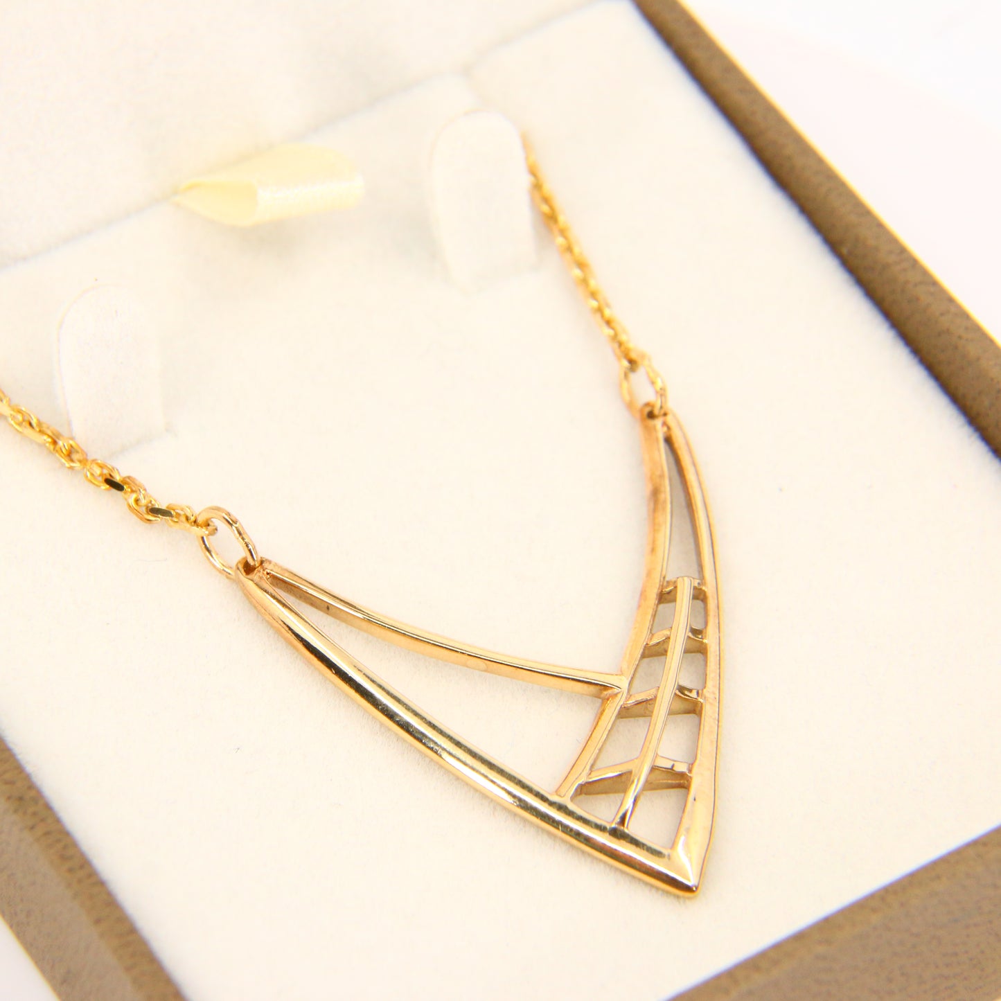 Vintage 9 Carat Gold Stylised Wishbone Pendant on 9ct Gold Chain Necklace