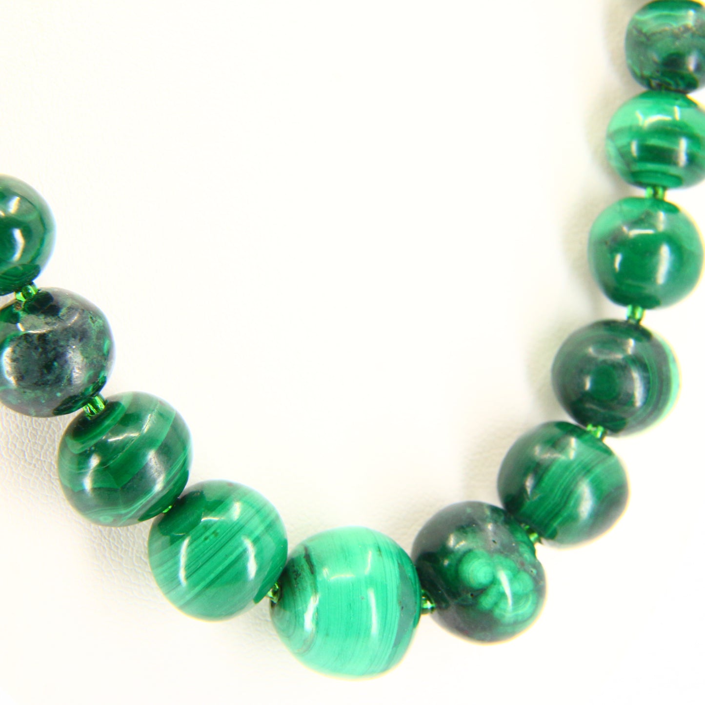 Vintage 22" Graduated Green Malachite Beaded Necklace Italian 18ct Yellow Gold Large Clasp