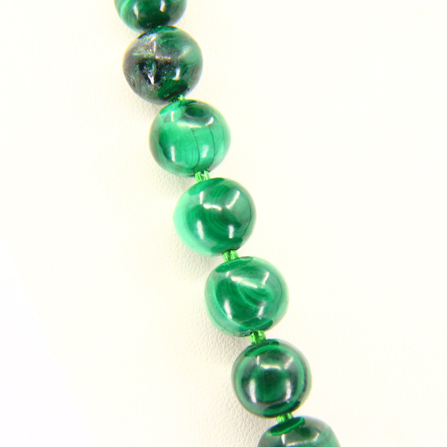 Vintage 22" Graduated Green Malachite Beaded Necklace Italian 18ct Yellow Gold Large Clasp