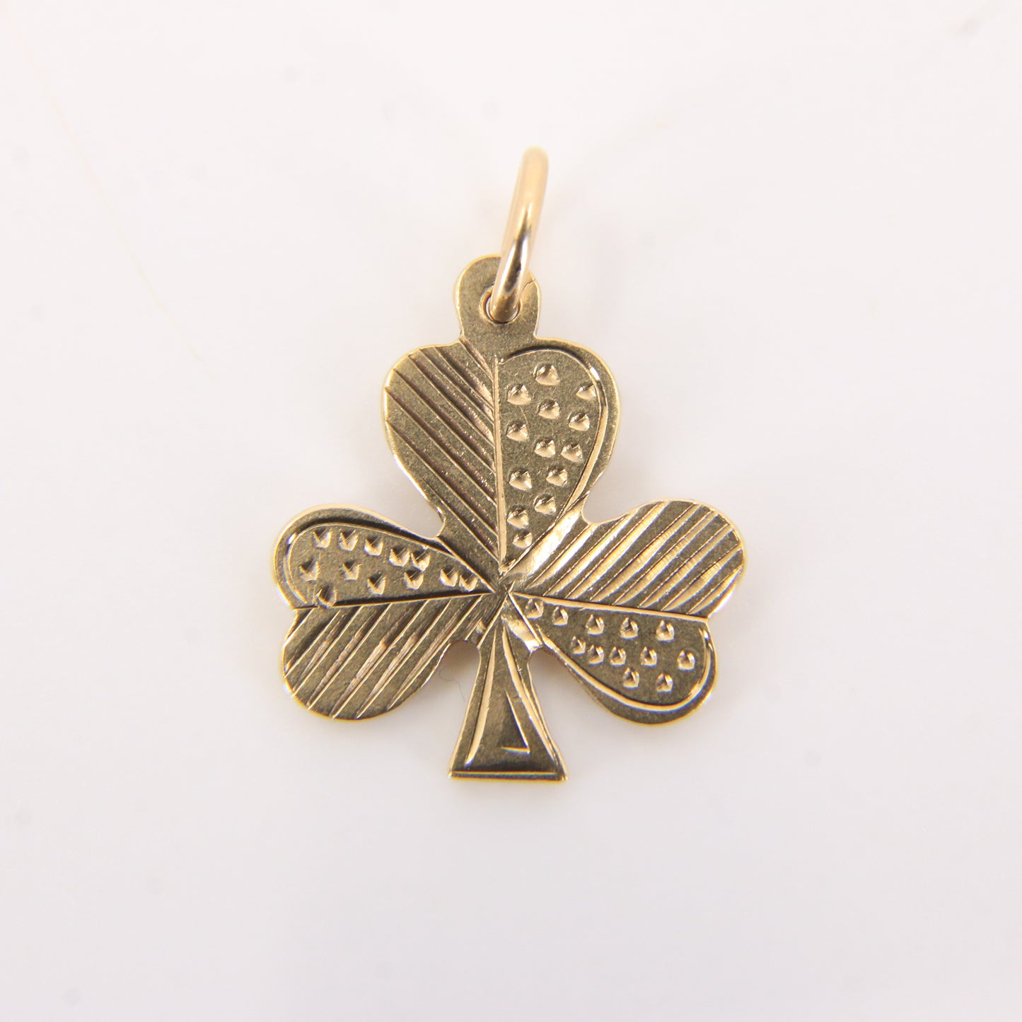 Vintage 9ct Hallmarked Yellow Gold Shamrock Clover Three-Leaf Luck Charm Pendant