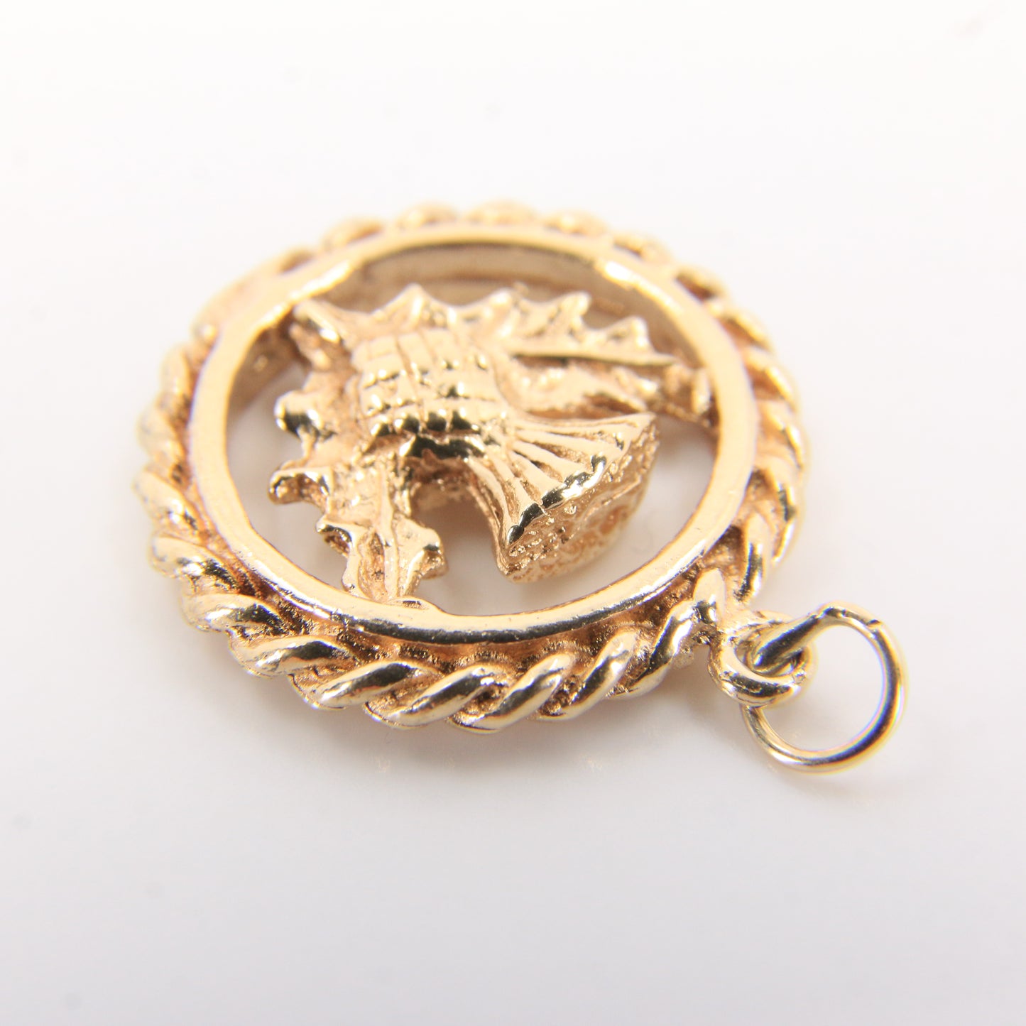 Vintage 9ct Hallmarked Yellow Gold Scottish Thistle Wreath Charm Pendant Gift