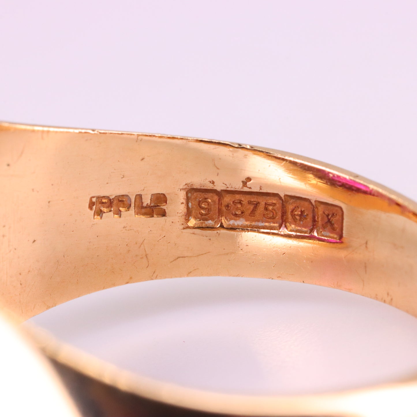 Vintage 9ct Hallmarked Gold Masonic Ruby Ring Square & Compass Mason Ring Boxed
