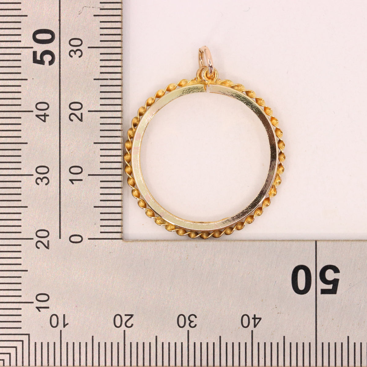 Vintage 9ct Yellow Gold Hallmarked Full Sovereign Coin Frame Display Pendant