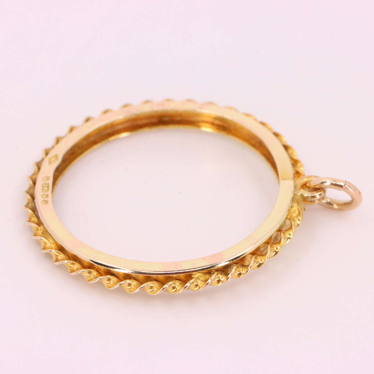Vintage 9ct Yellow Gold Hallmarked Full Sovereign Coin Frame Display Pendant