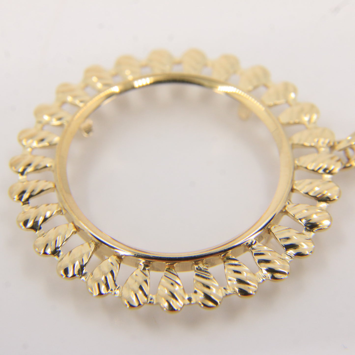 Vintage 9ct Hallmarked Yellow Gold Full Sovereign Holder Pendant Coin Display
