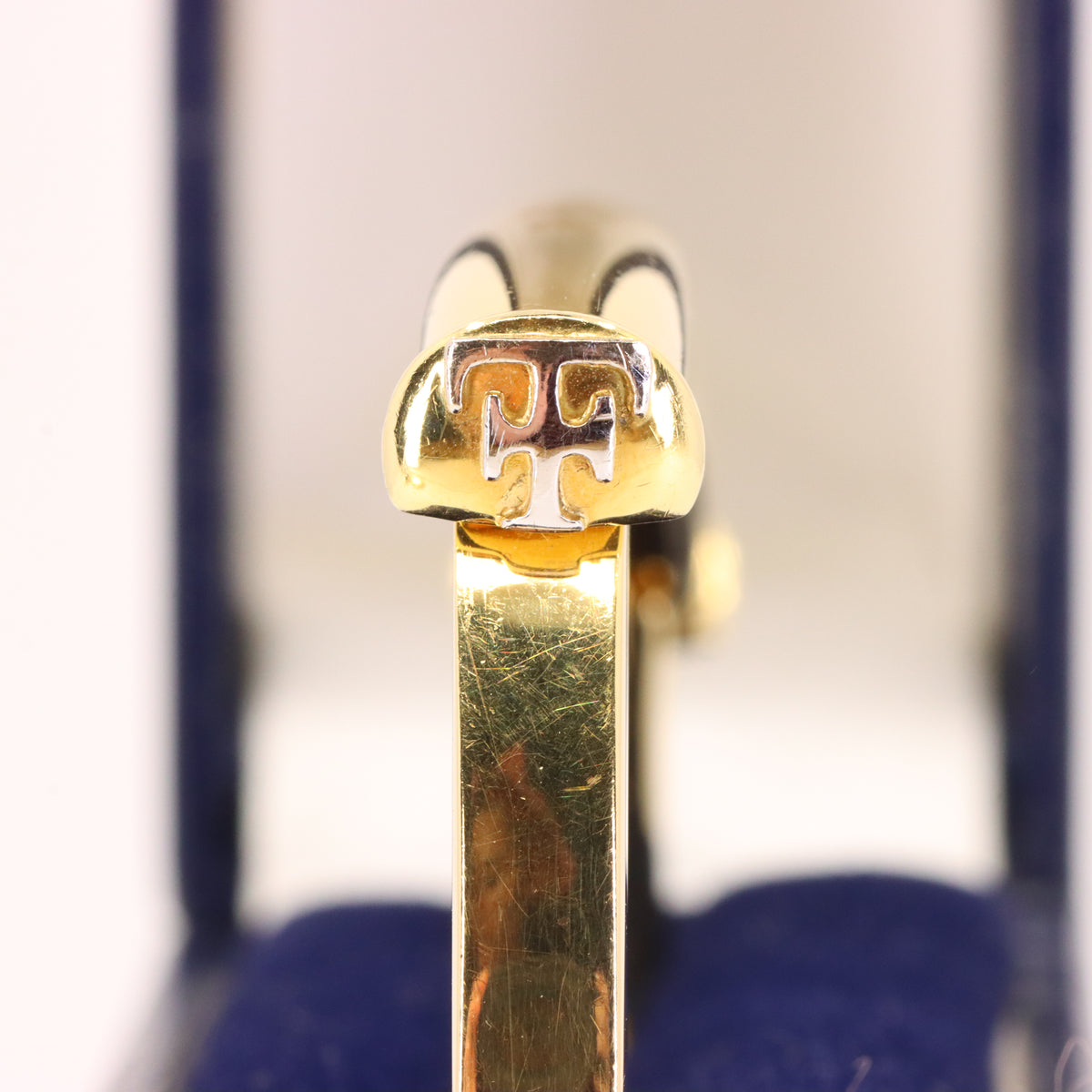 Vintage 18ct Hallmarked Yellow Gold Theo Fennell Shaft Hinged Bangle Bracelet Boxed