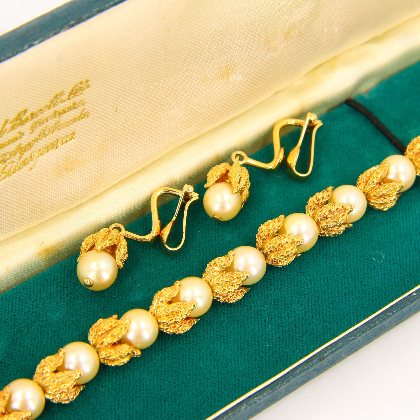 Vintage 18 Carat Gold Pearl Jewellery Set Bracelet & Earrings