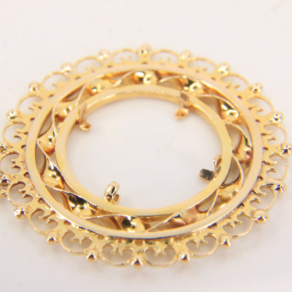Vintage 9ct Hallmarked Gold Ornate Full Sovereign Display Pendant