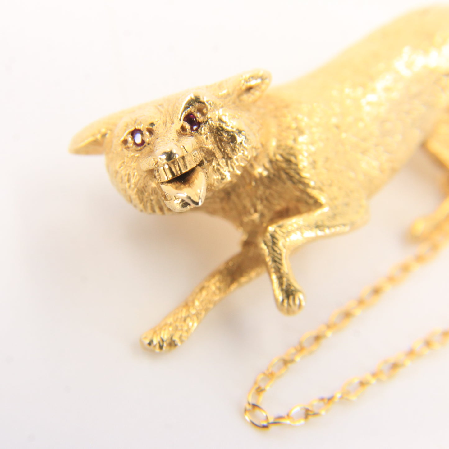 Vintage 9ct Hallmarked Gold Ruby Eyed Fox Brooch Wildlife Animal 1969 Boxed Gift