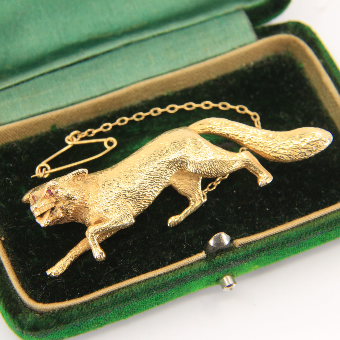 Vintage 9ct Hallmarked Gold Ruby Eyed Fox Brooch Wildlife Animal 1969 Boxed Gift
