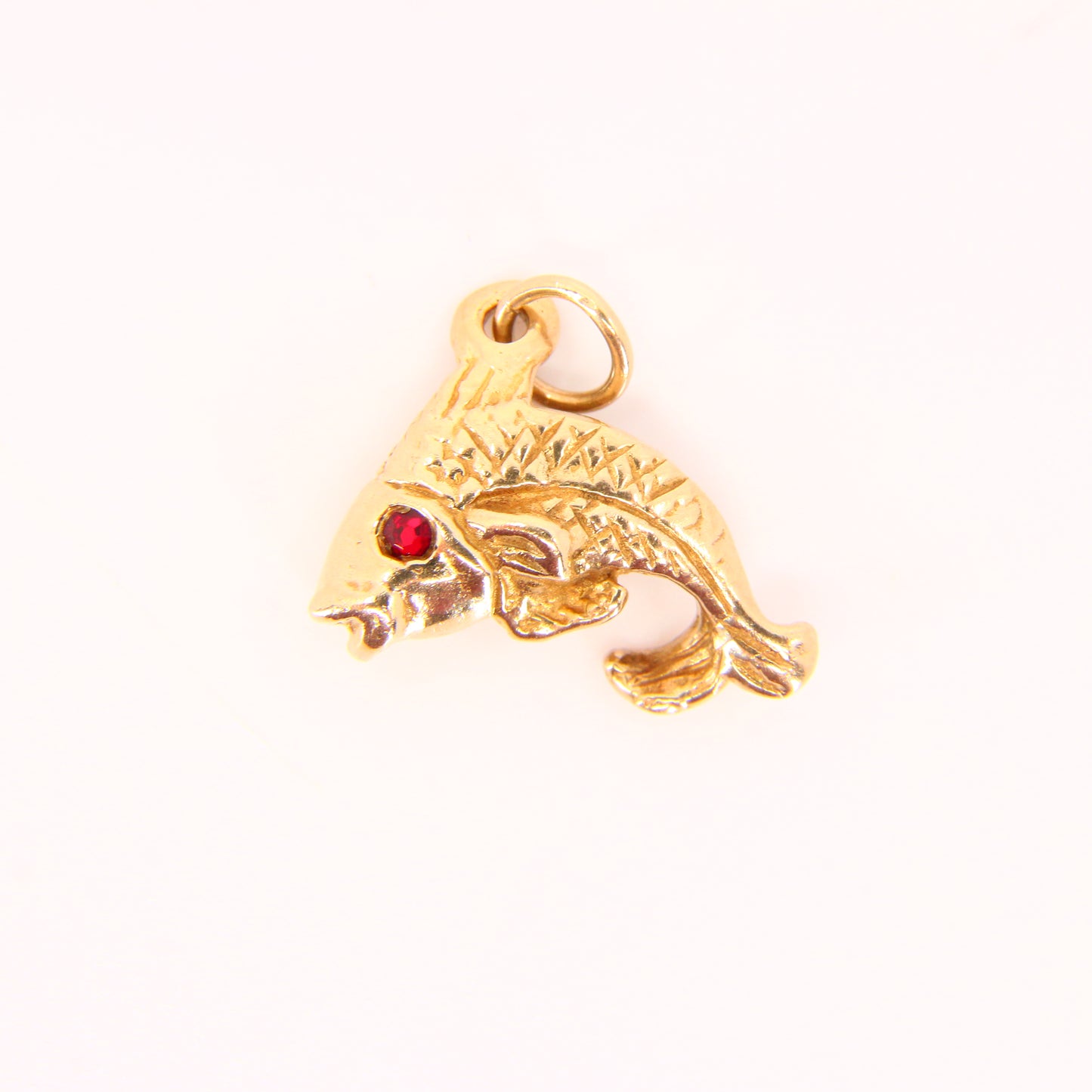 Vintage 9ct Red Eyed Leaping Fish Pendant Hallmarked 9 Carat Yellow Gold Charm