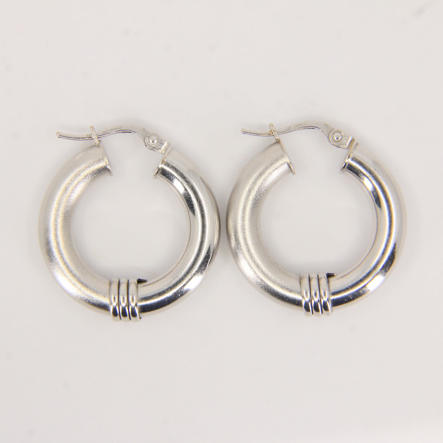 Vintage 9ct Hallmarked White Gold Hoop Earrings Italian Boxed Gift