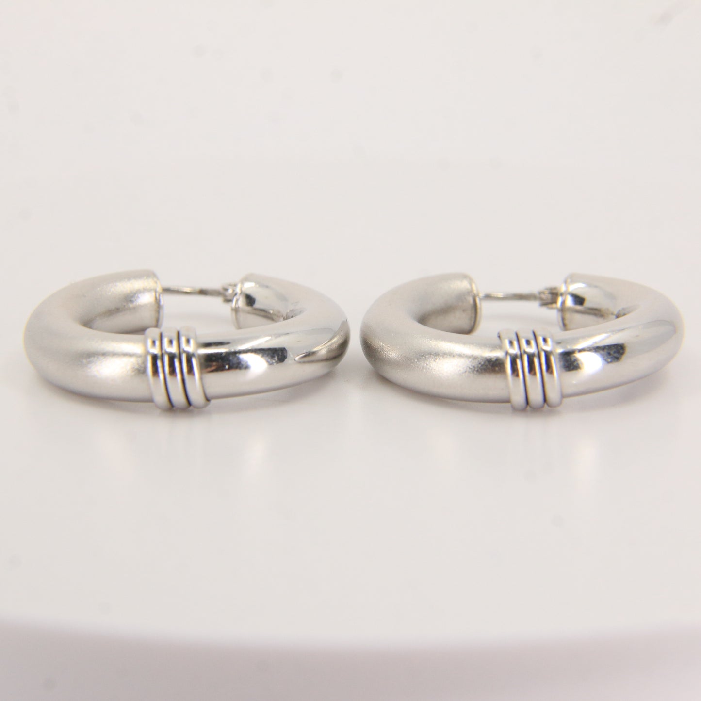 Vintage 9ct Hallmarked White Gold Hoop Earrings Italian Boxed Gift