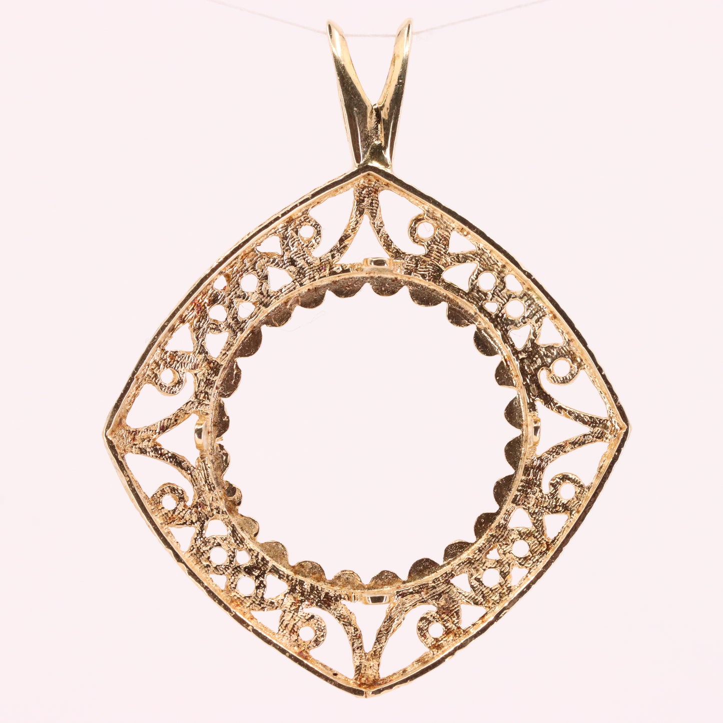 Vintage 9ct Hallmarked Gold Full Sovereign Coin Frame Mount Filigree Pendant