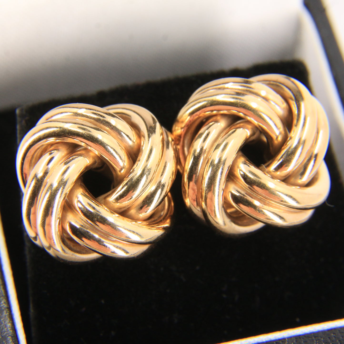 Vintage 9ct Hallmarked Yellow Gold Knot Stud Earrings Classic Design Boxed Gift